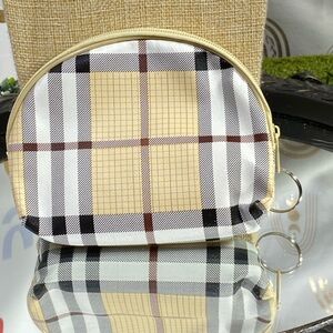 Chic Plaid Cosmetic Bag